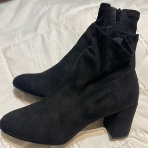 New — womens boots size 9